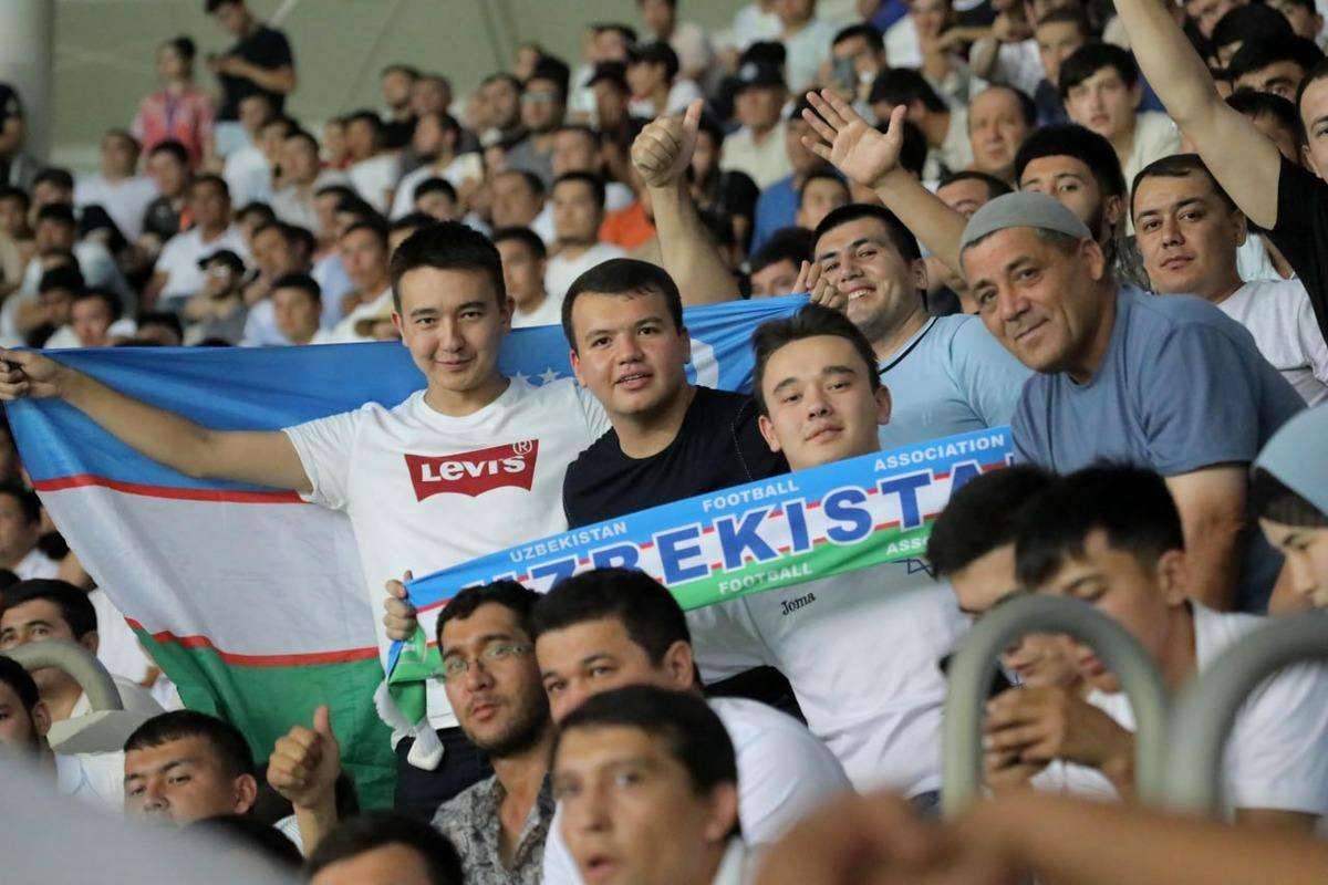 Традиції та розваги фанатів збірної Узбекистану