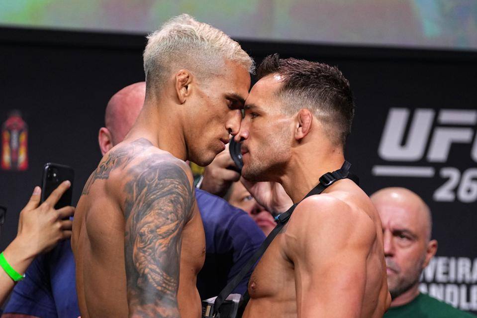 Відбулася офіційна процедура зважування учасників турніру UFC 262: Чендлер – Олівейра