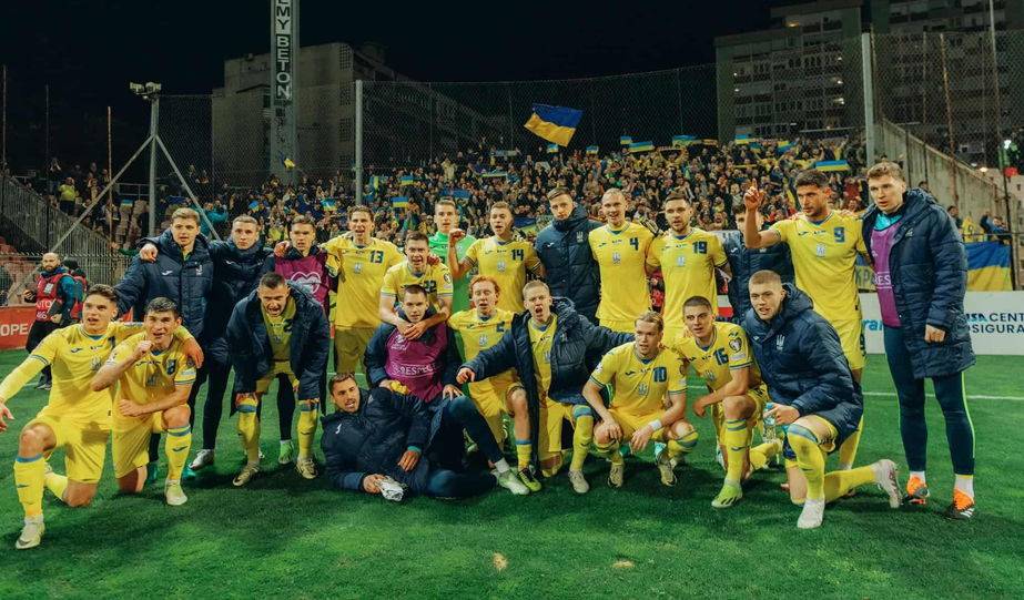 На відкрите тренування збірної України зібралися тисячі людей