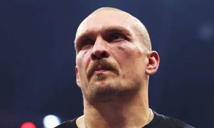 Усик не оценил коллаж, где он в роли Хитмена над поверженными британскими боксерами