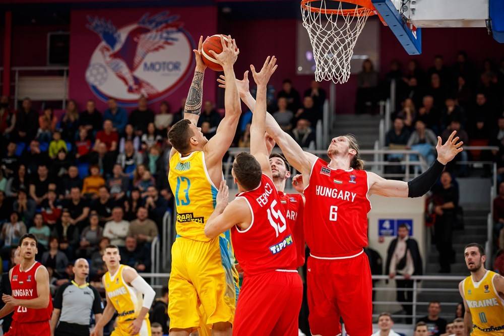 Серия роскошных проходов Близнюка и эффектный данк Боброва - в обзоре матча Украины против Венгрии