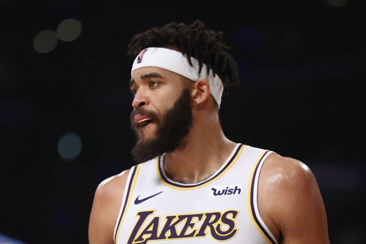 Вручите ему Оскар! Игрок «Лейкерс» обманул соперников, изобразив травму 