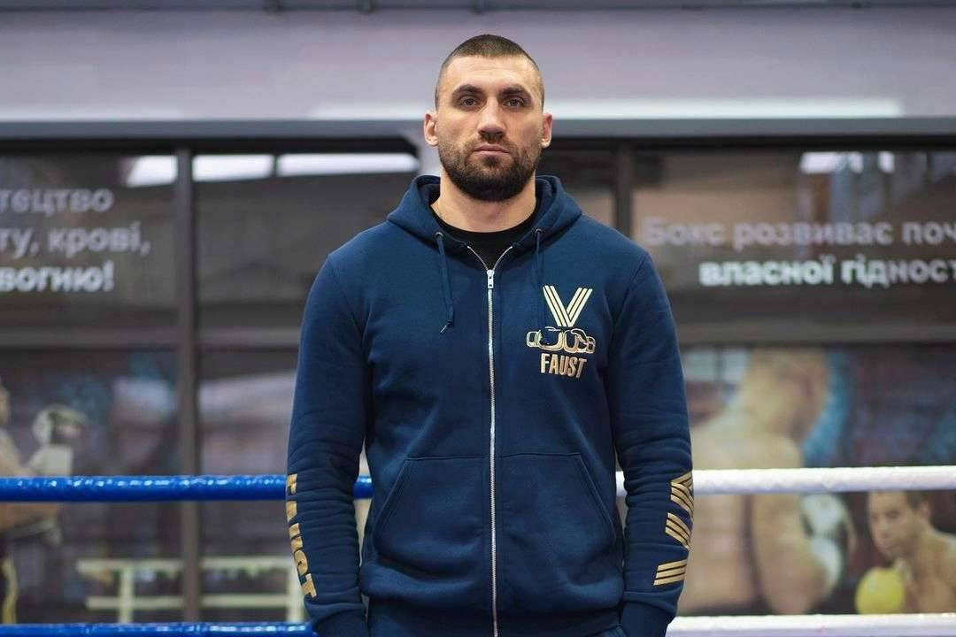 Выхрист получил травму. Поединок с Тесом не состоится