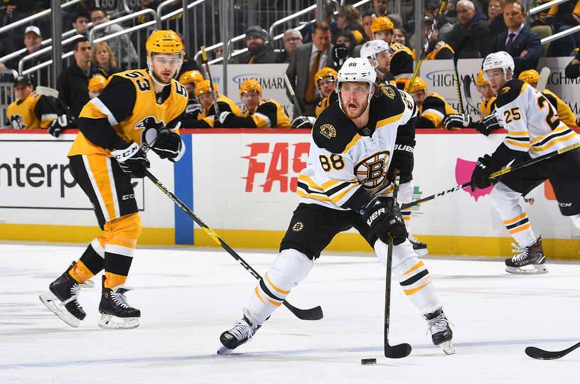 «Бостон» быстро забросил три шайбы, но все равно уступил «Питтсбургу», «Коламбус» выиграл пятый матч кряду