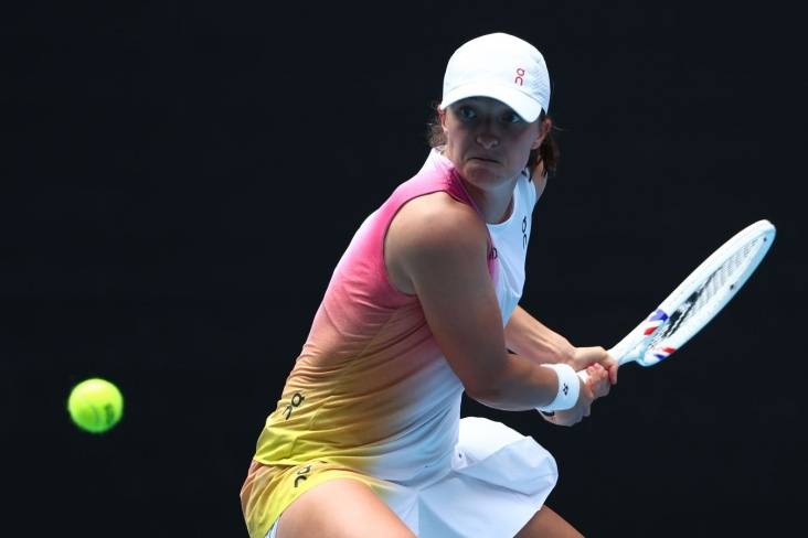 Швентек уничтожила Лис и вышла в четвертьфинал Australian Open-2025