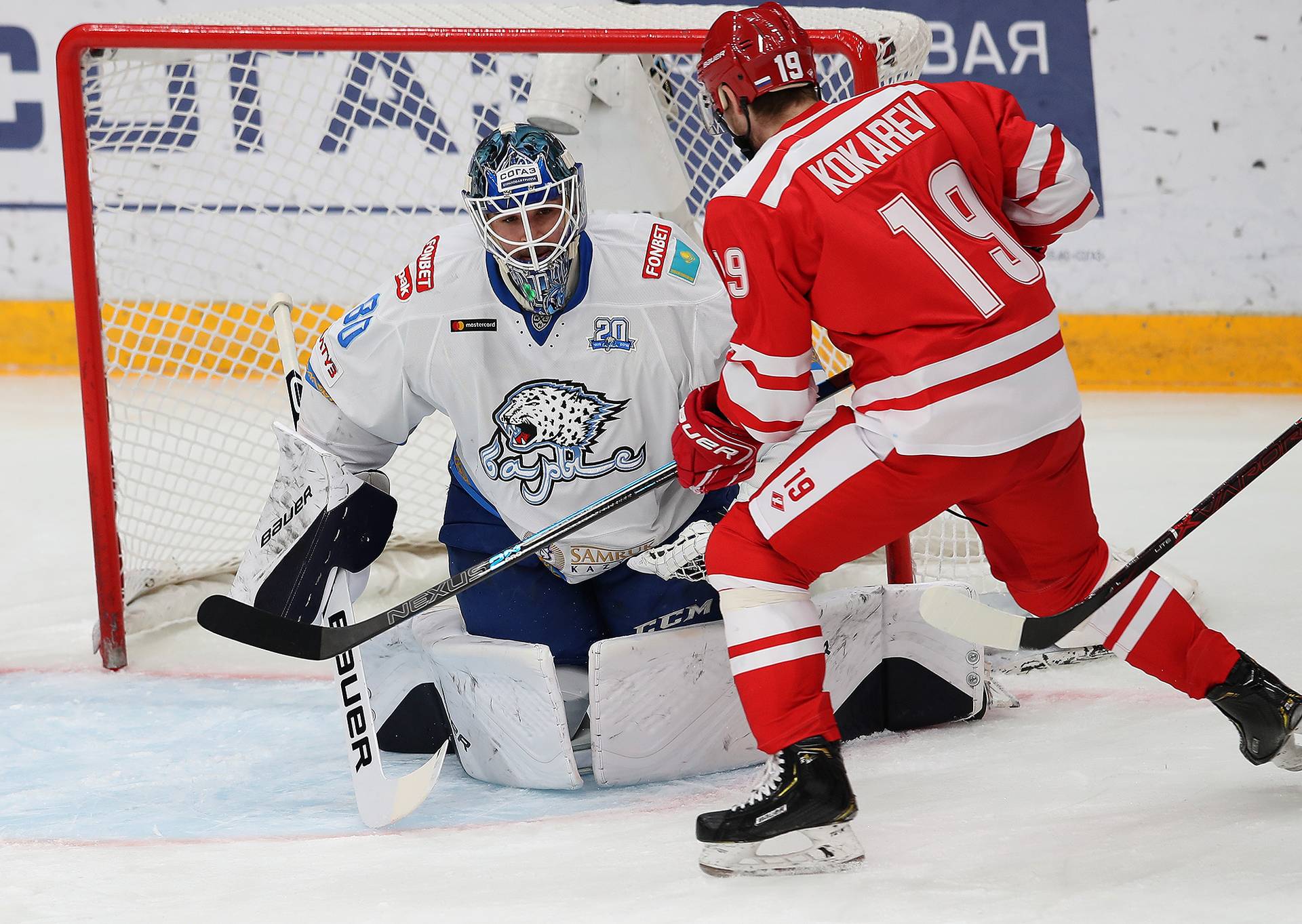 «Спартак» в ретро-матче в стиле 70-х обыграл «Барыс», ЦСКА прошелся катком по «Витязю»