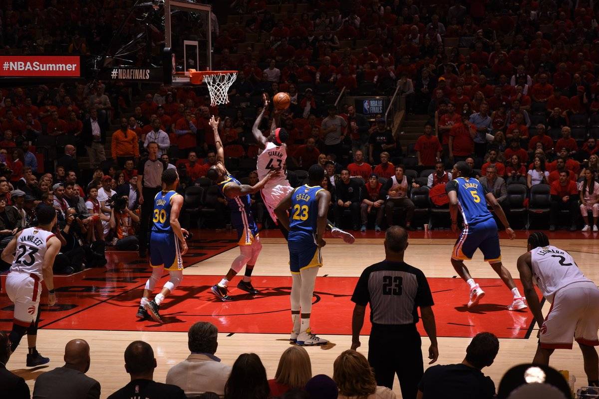 Матч с претензией на статус исторического. «Голден Стэйт» – «Торонто». Видео трансляция