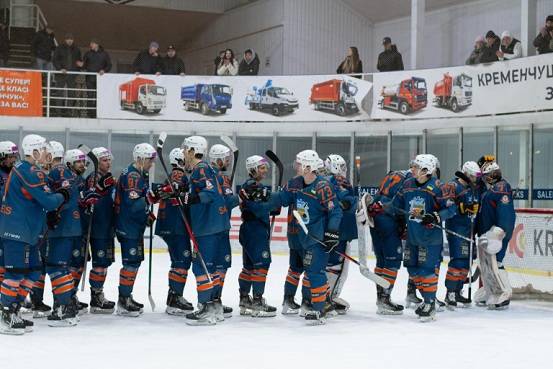 Кременчук закинув 10 шайб Дніпру в стартовому матчі чемпіонату України з хокею