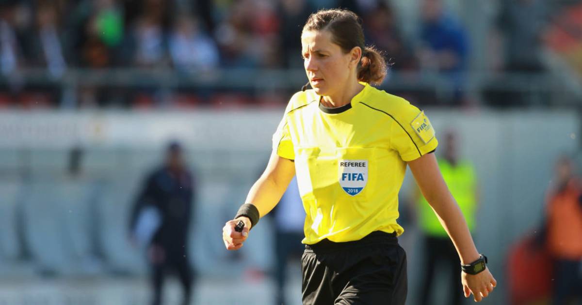 Монзуль отсудила четвертьфинальный матч женской Лиги чемпионов