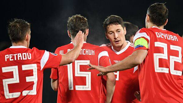 Сборная России вместо трех матчей сыграет две игры дома