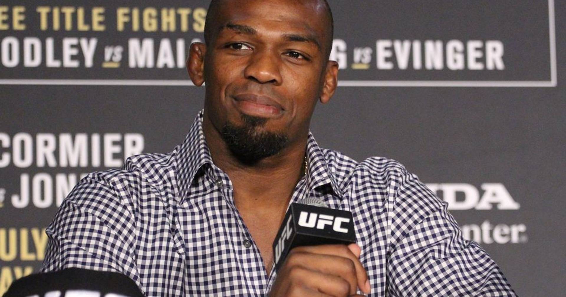 Джон Джонс прокомментировал решение комиссии о предоставлении лицензии