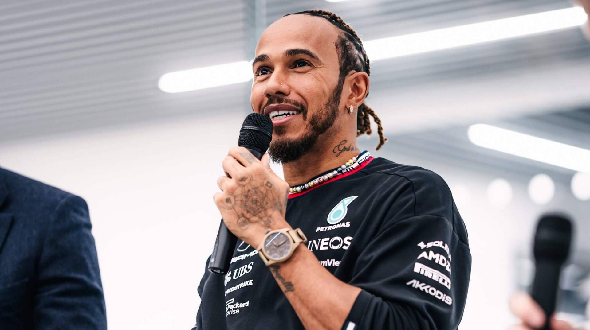 Хемілтон: «Mercedes потрібно зробити багато роботи, аби скоротити розрив з Red Bull»