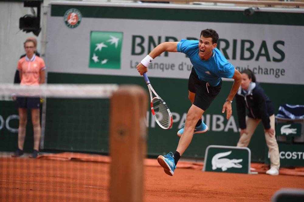 Тим обыграв Куэваса и сыграет с Монфисом в третьем раунде Roland Garros