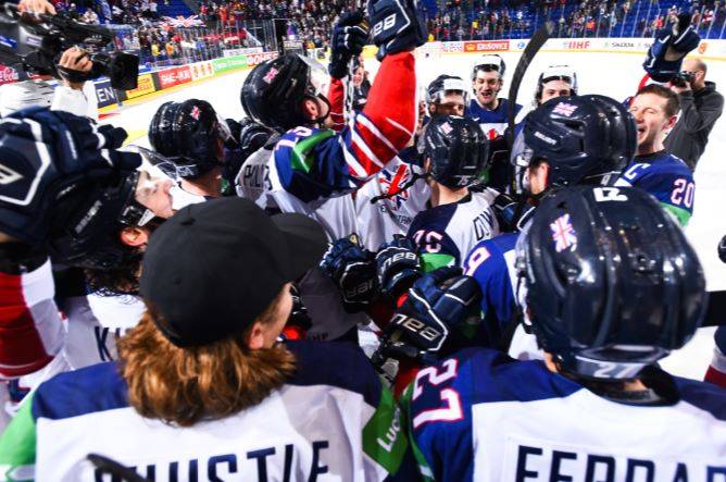 «Мы – дерьмо и мы знаем это!». Сборная Великобритании отпраздновала победу над Францией