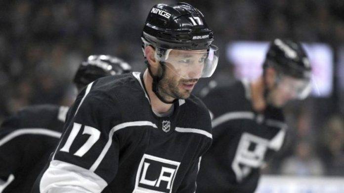 Российский форвард «Лос-Анджелеса» забросил шайбу в свои ворота 