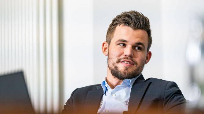 « Повністю вакцинований ». Чемпіон світу опублікував забавну фотографію