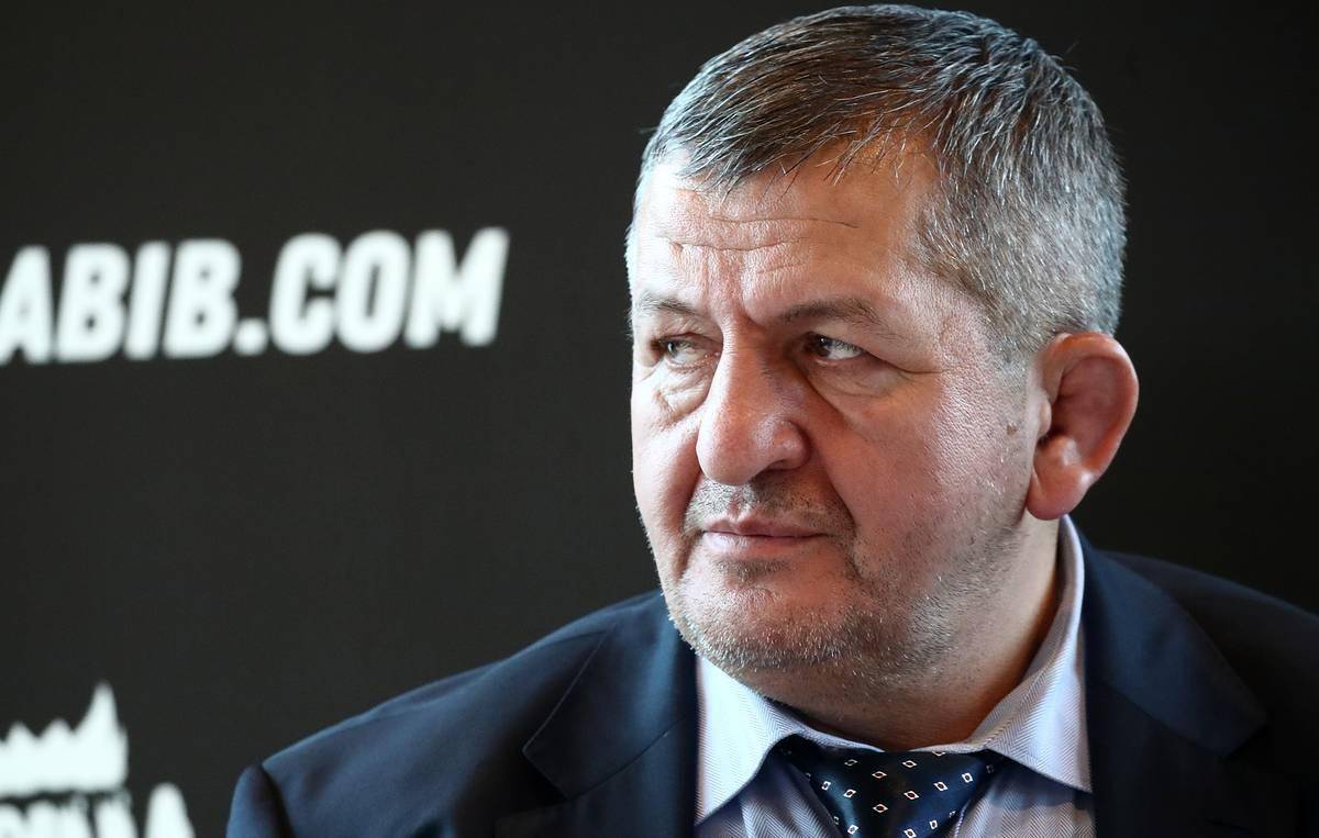 Абдулманап Нурмагомедов: «Махачев переведет Макгрегора в партер на третьей минуте»