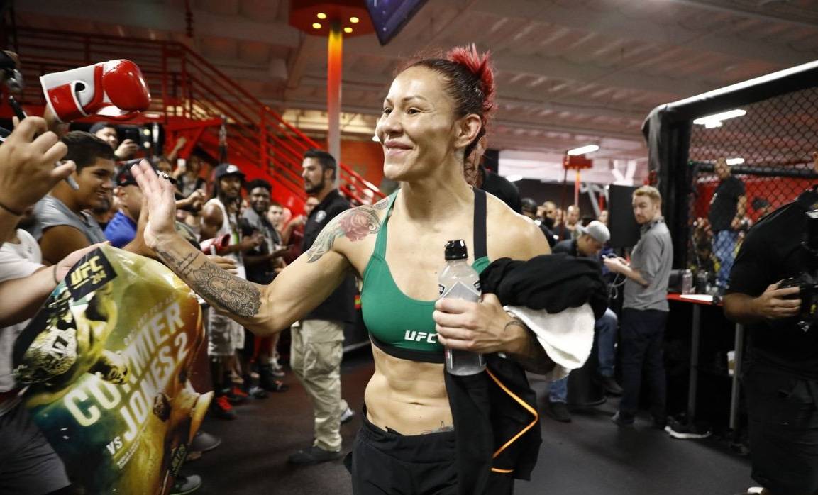 Томпсон: «В реванше «Киборг» уничтожит Нуньес»