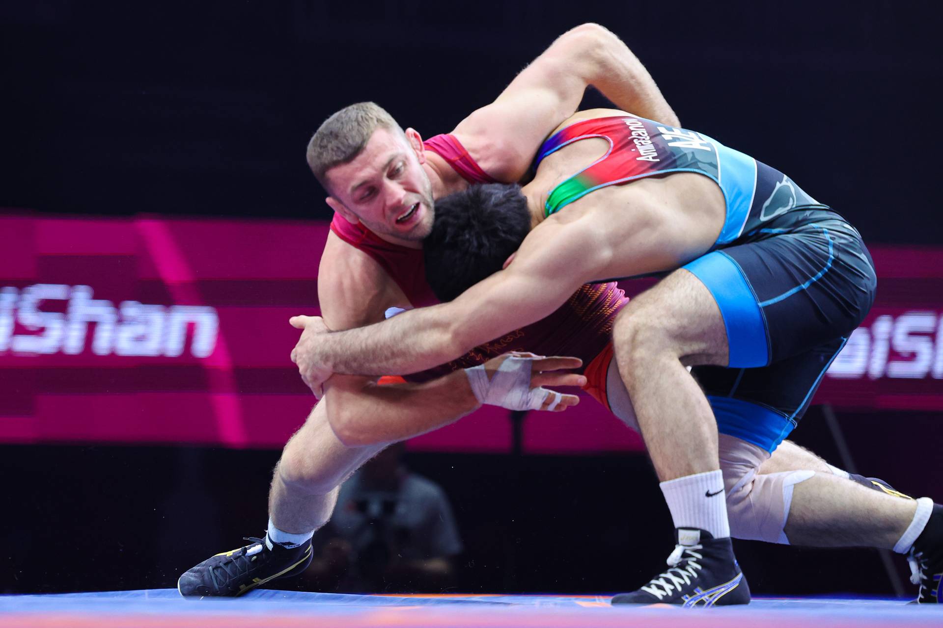Похід за золотом не вдався. Михайлов буде боротися за бронзу чемпіонату світу-2023
