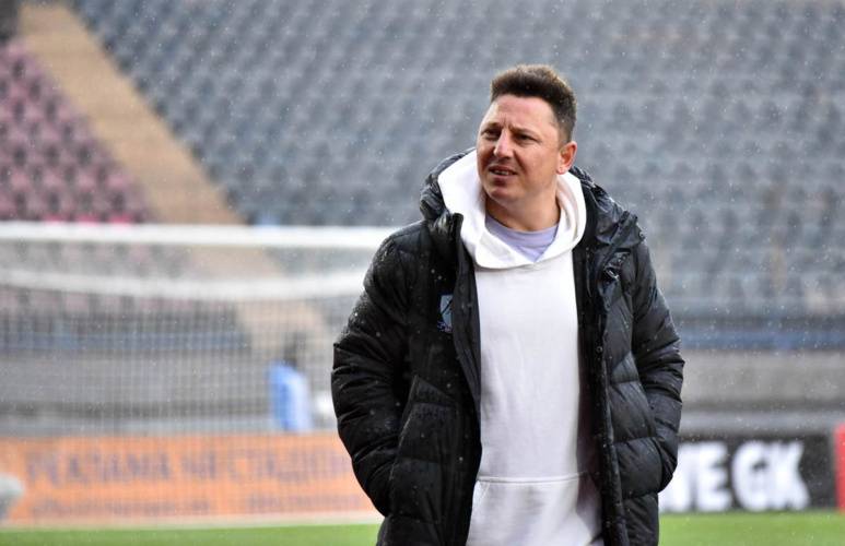 Кобин: «Поле стадиона «Мариуполя» пока не готово на 100%, к концу чемпионата у «Азовца» будет прекрасный газон»