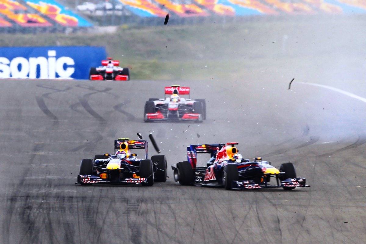 Не соблюдать дистанцию было опасно всегда. 10 столкновений напарников в Формуле-1