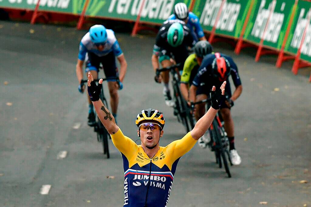 Ван Арт выиграл 4-й этап Tour de France и продолжает уверенно лидировать в общем зачете