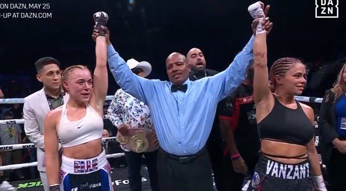 Зірка UFC мало не програла порнозірці