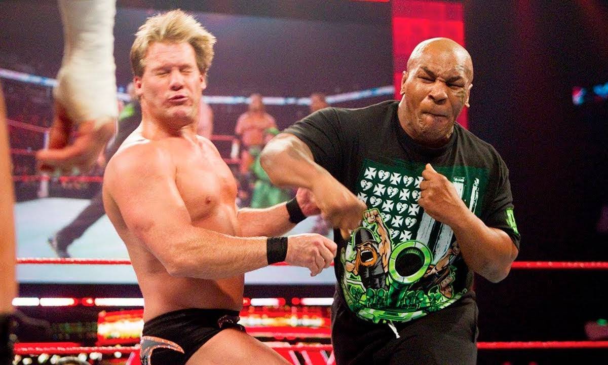 Помните это? Как Майк Тайсон эпично пришел в WWE, предав и нокаутировав партнера