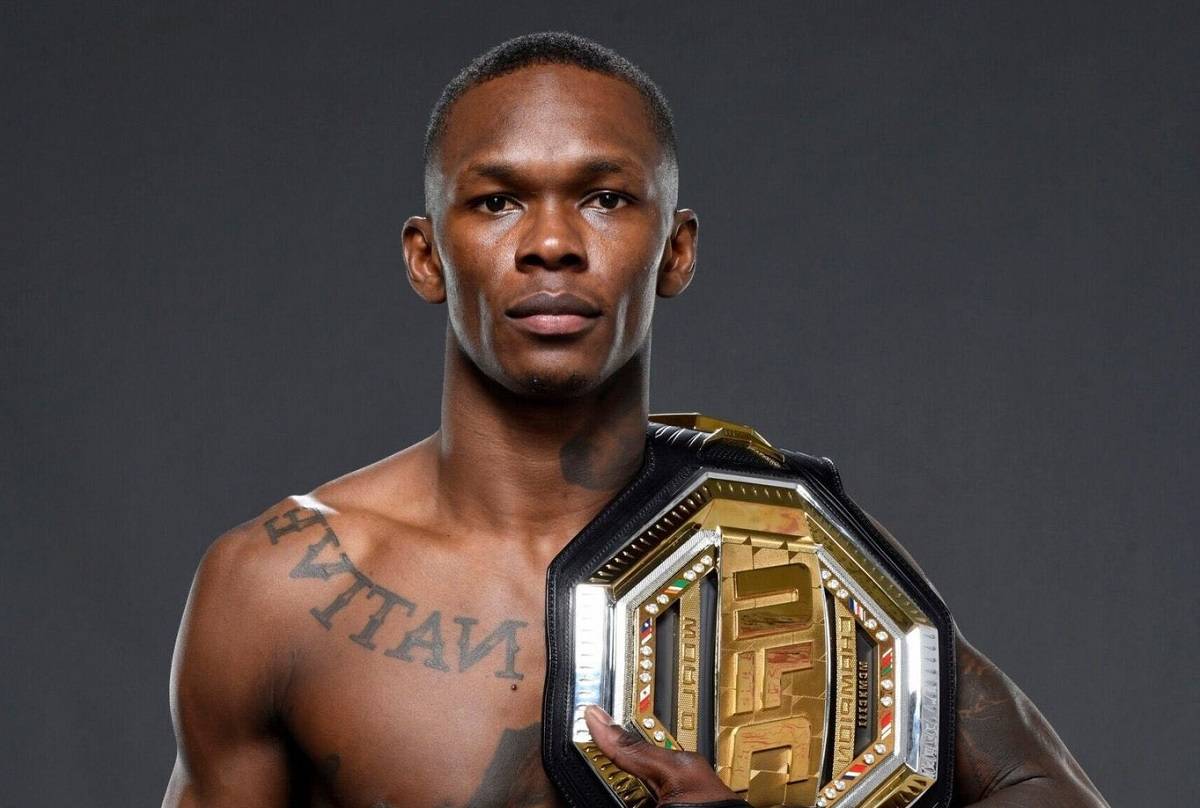 Адесанья став першим в історії чемпіоном середньої ваги UFC, який повернув титул