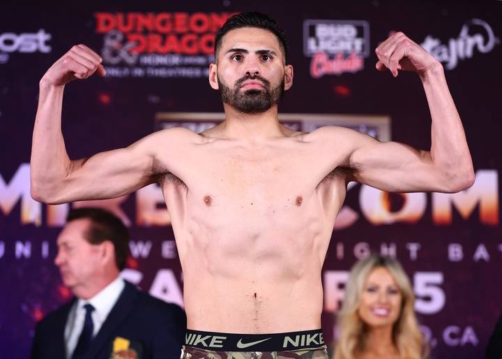 Кривдник Постола підписав контракт з Golden Boy