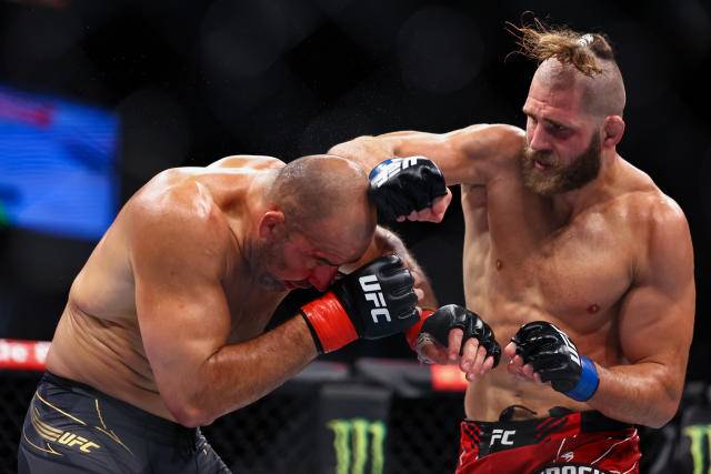 Прохазка зупинив Тейшейру і став новим чемпіоном напівважкої ваги на UFC 275