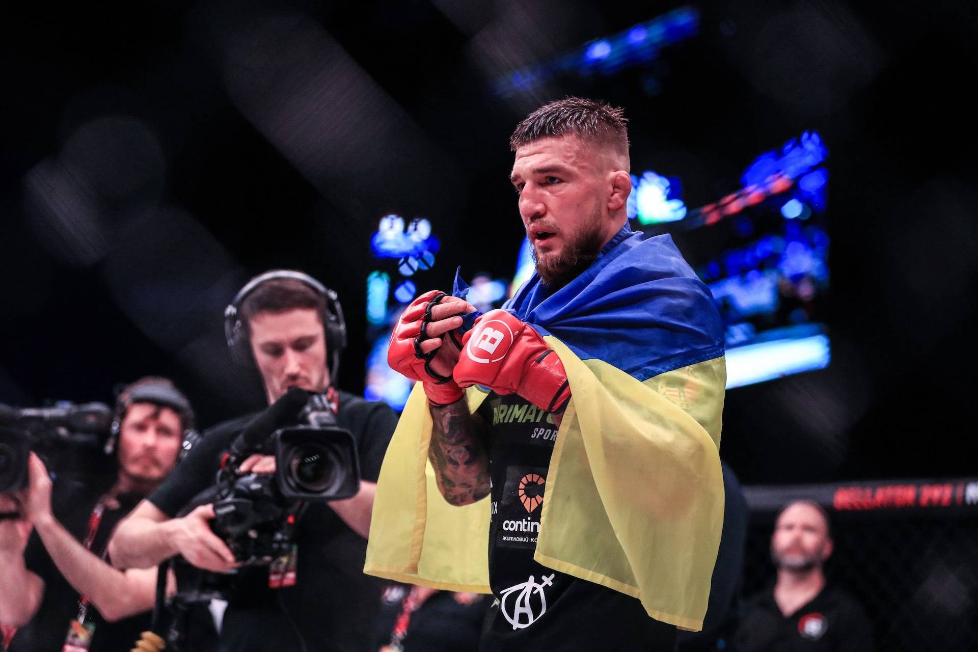 Офіційно. Амосов проведе захист титула на турнірі Bellator 301