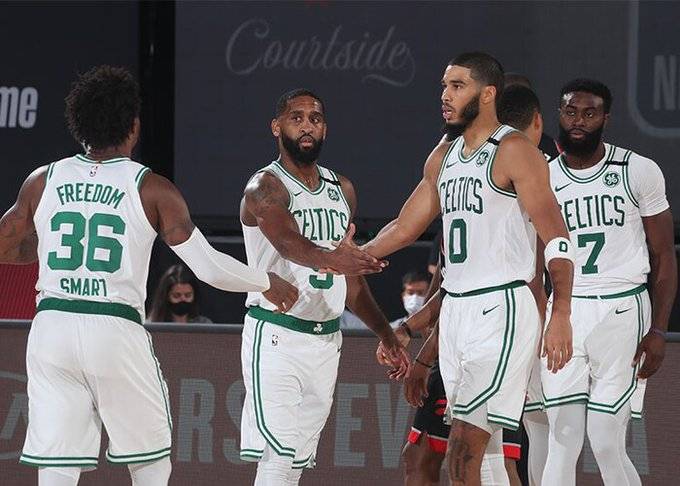 «Бостон» повел в серии с «Торонто», «Клипперс» вновь обыграли «Денвер»