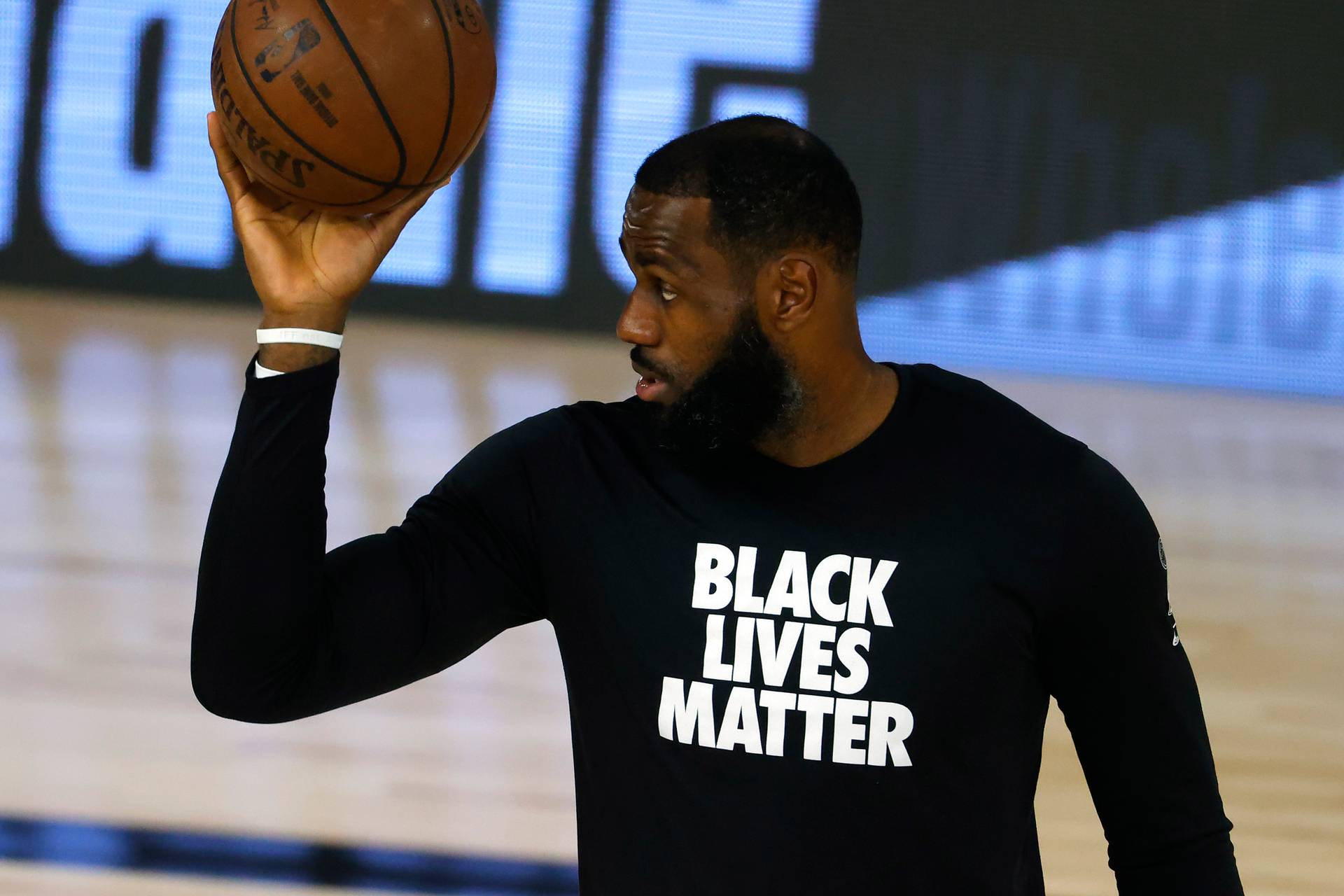 «Теперь-то вы понимаете?» Леброн Джеймс вновь высказался на тему расизма