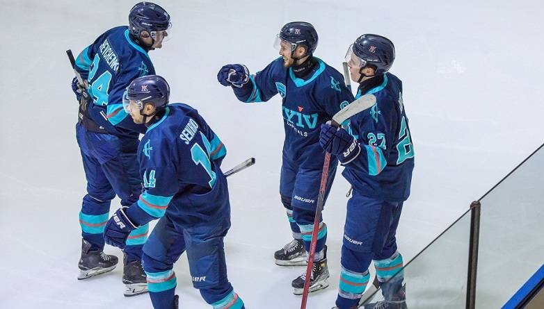 Київ Кепіталз закинули 15 шайб у ворота Крижинки в матчі чемпіонату України