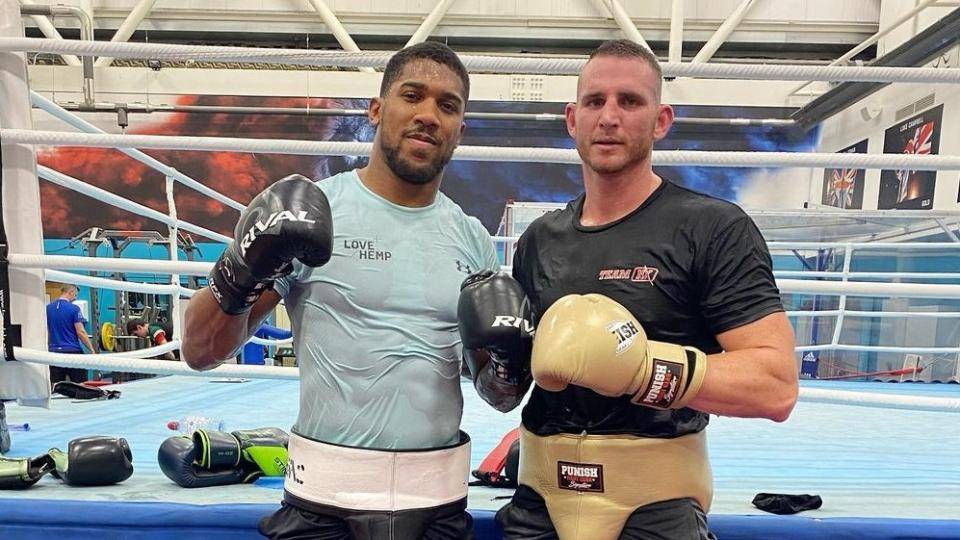 Спарринг-партнер Джошуа: «Ентоні нокаутує Усика в 6 або 8 раунді»