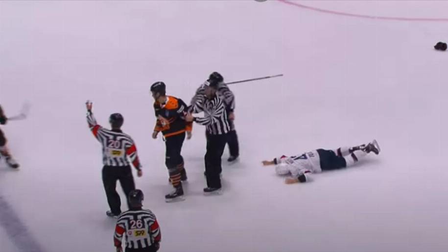 Нокаут с одного удара. Хоккеист очнулся после драки уже в больнице