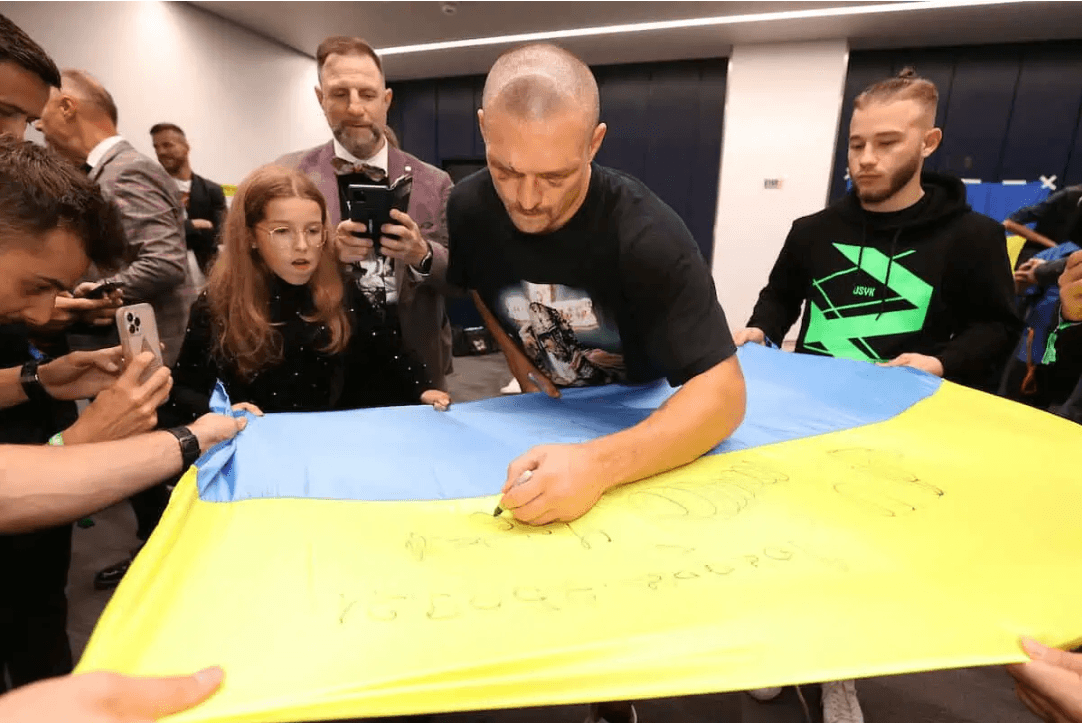 Усик: «Практически все боксеры поддерживали, спрашивали, какую пользу они могут сделать для Украины и для меня»