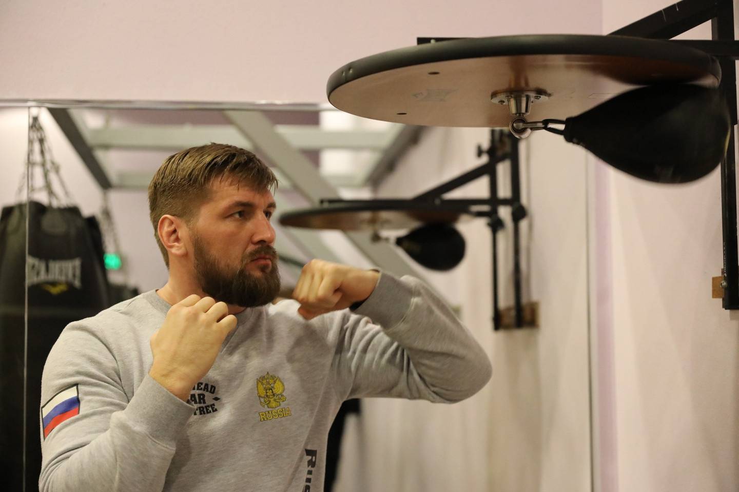 Минаков перед боем с Конго лежал в больнице под капельницей