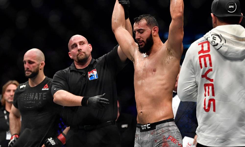 Рейес в упорном поединке победил Оздемира