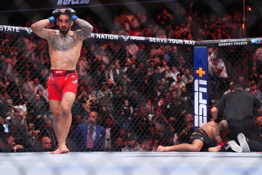 Результати UFC 298: Топурія нокаутував Волкановськи