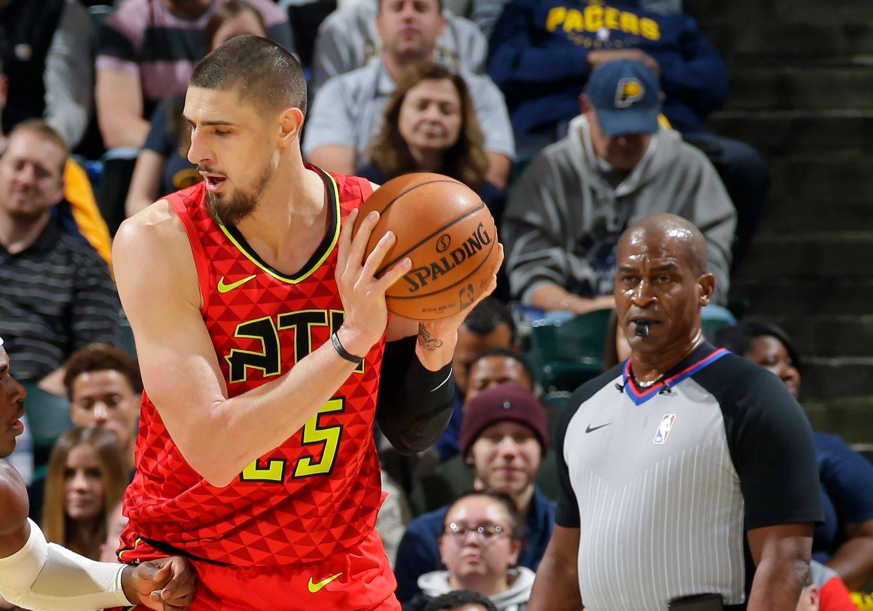 Лень набрал 12 очков, но «Атланта» разгромно уступила «Хьюстону», Филадельфия зарубилась с «Индианой»