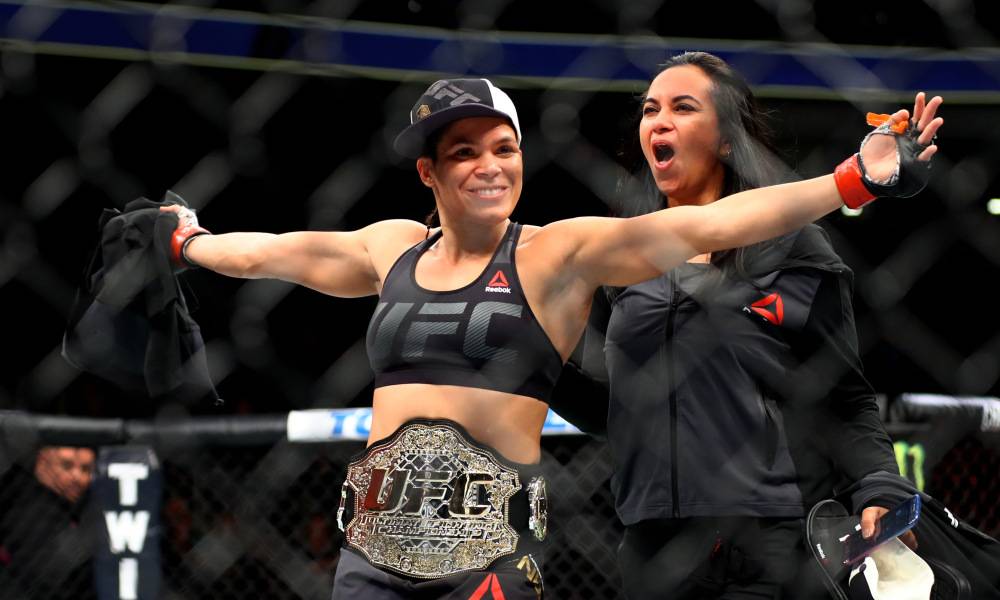 Голая и пенная. Аманда Нуньес показала, как принимает душ