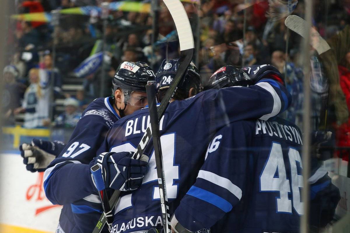 «Авангард» победил в сибирском дерби, «Динамо-Минск» дожало «Ак Барс»