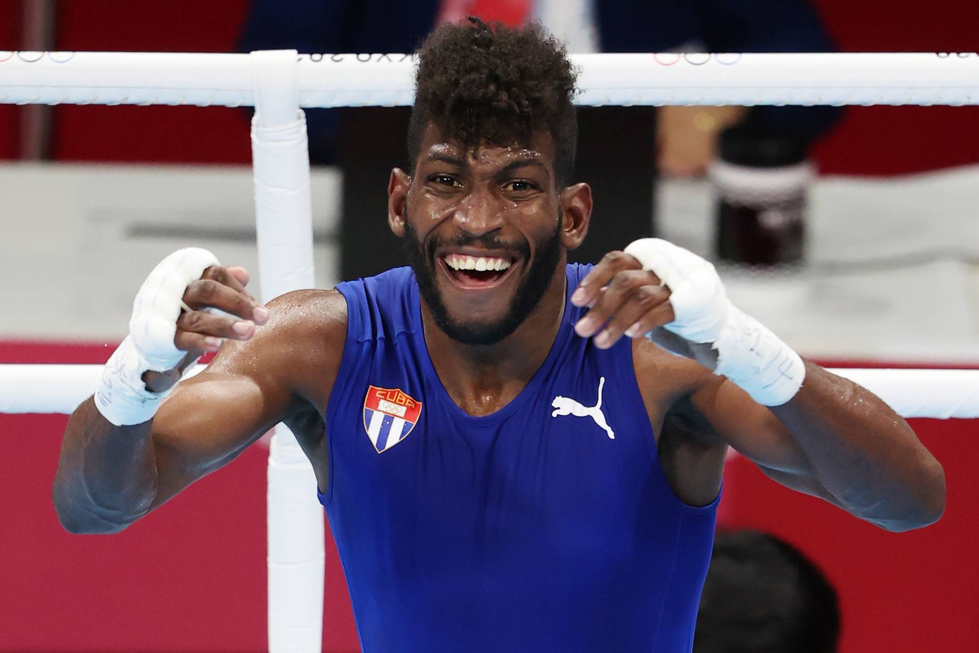 Олімпійський чемпіон-2020 з Куби покинув свою країну заради професійного рингу