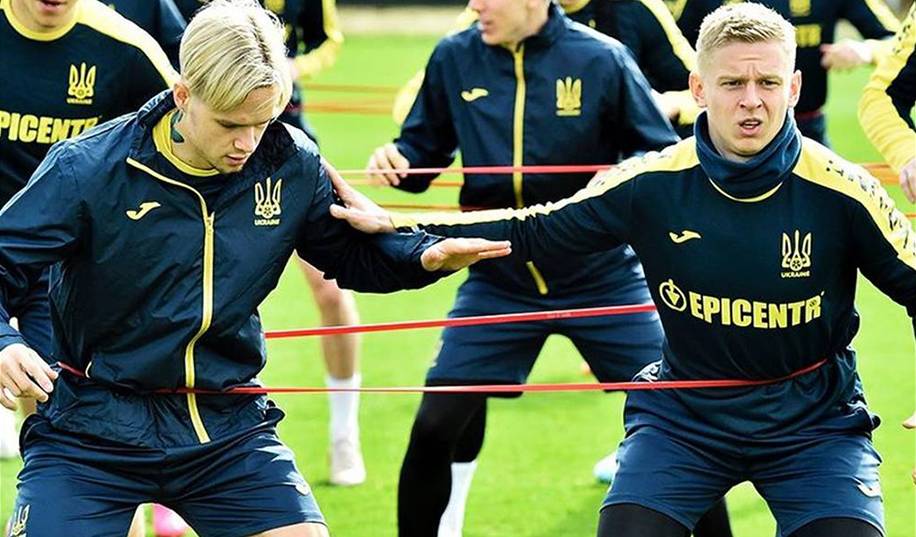 Протистояння Зінченко – Мудрик під загрозою. Один із українців залишився у запасі на матч «Арсенал» – «Челсі»