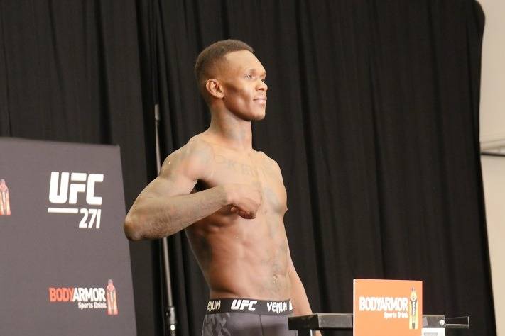Результати зважування турніру UFC 271 Адесанья - Уіттакер
