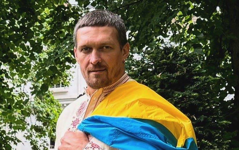 Усик поздравил защитников и защитниц Украины