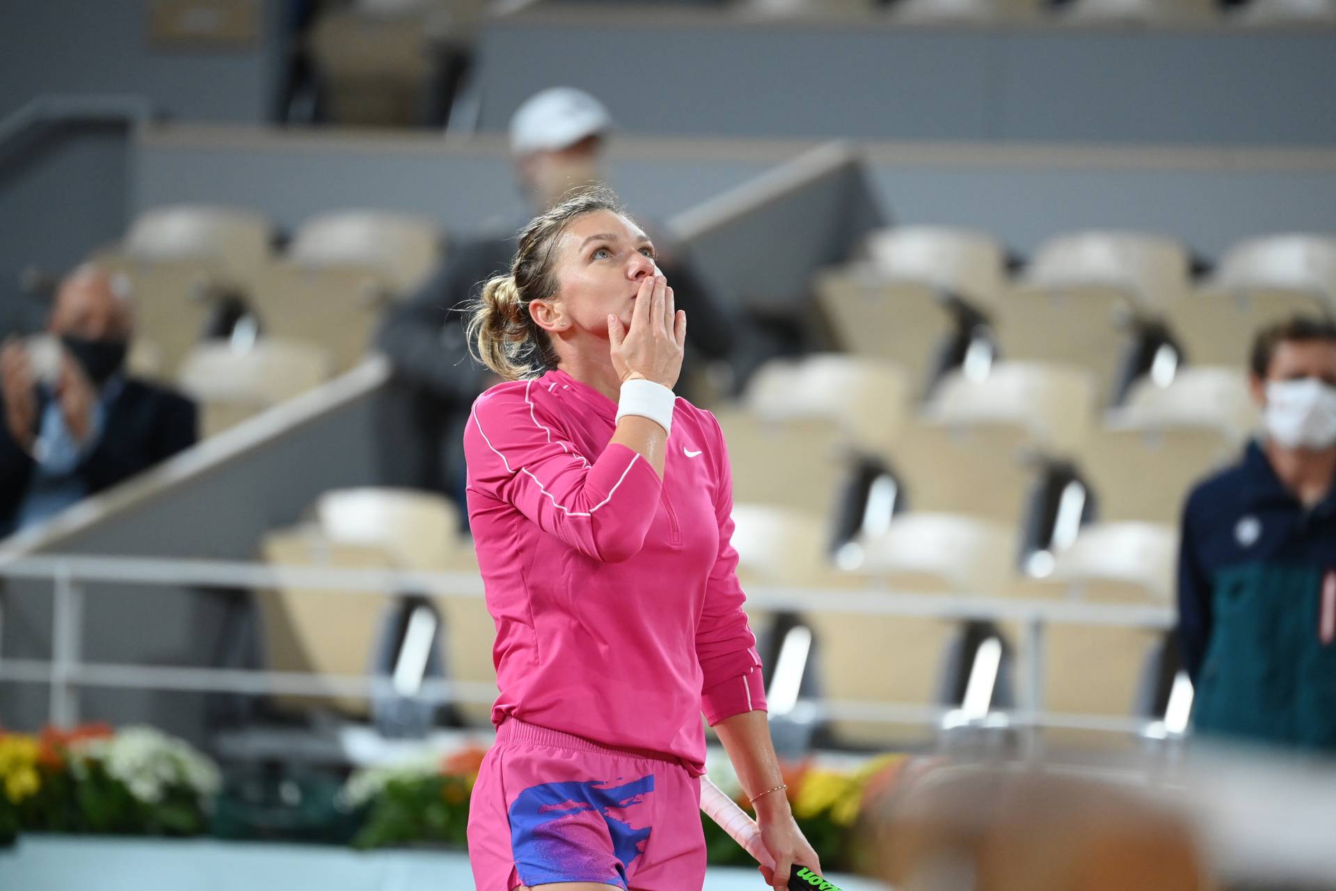 «Съем шоколадку – станет легче». Халеп прокомментировала разгром на Roland Garros