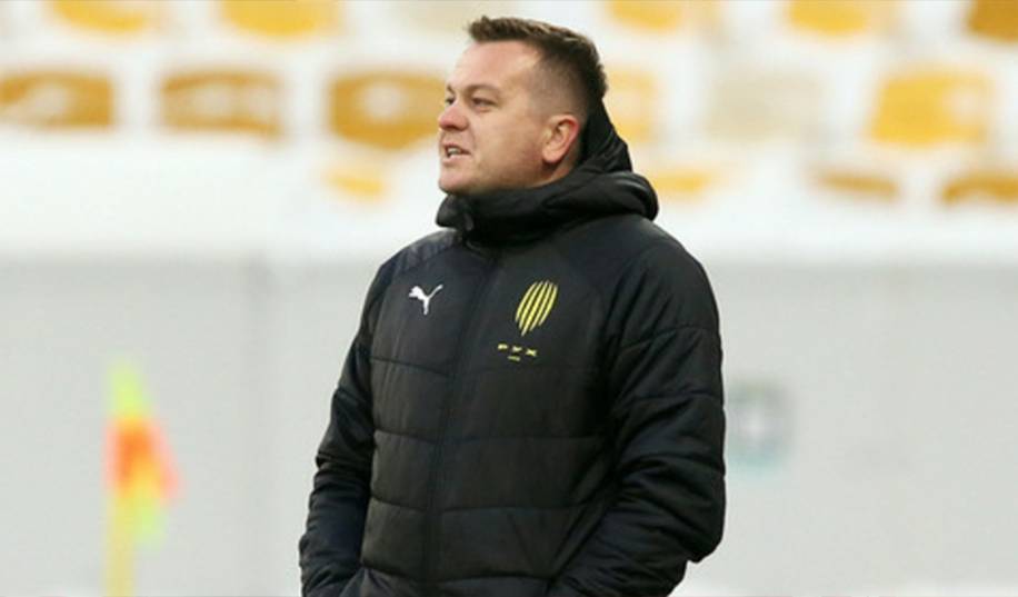 Тренер « Руха » відбув дискваліфікацію